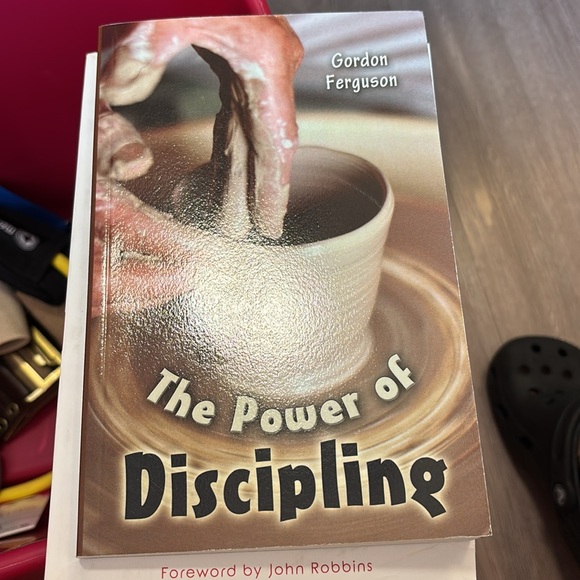 Bible / disciple books - Picture 5 of 6